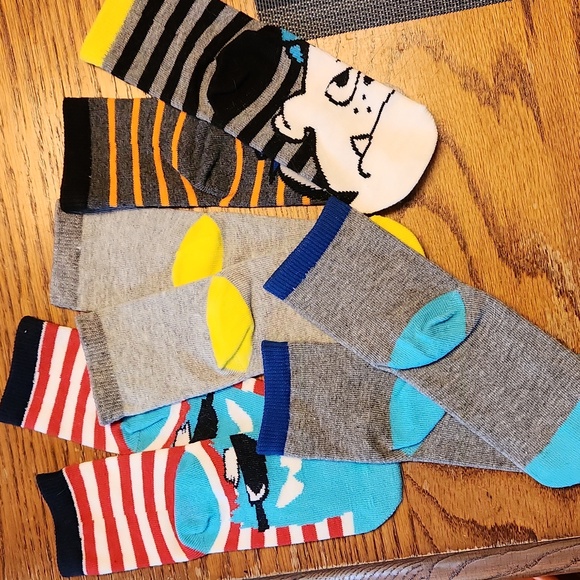 4 pairs (mix match) toddler socks - Picture 2 of 2